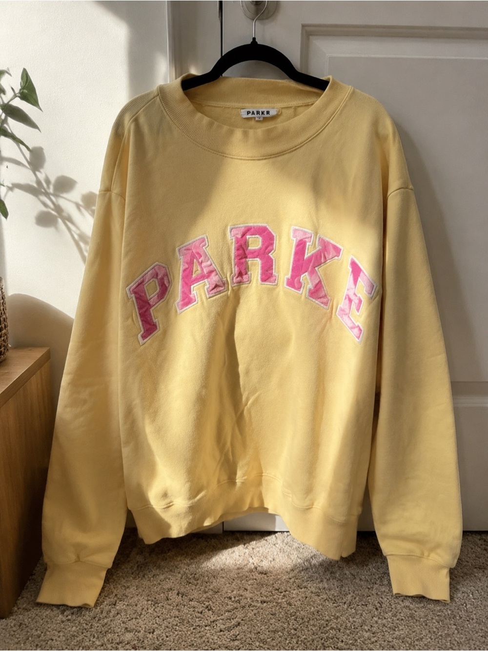 PARKI Pastel Yellow Crewneck Sweatshirt with Pink Appliqué - Picture 3 of 4
